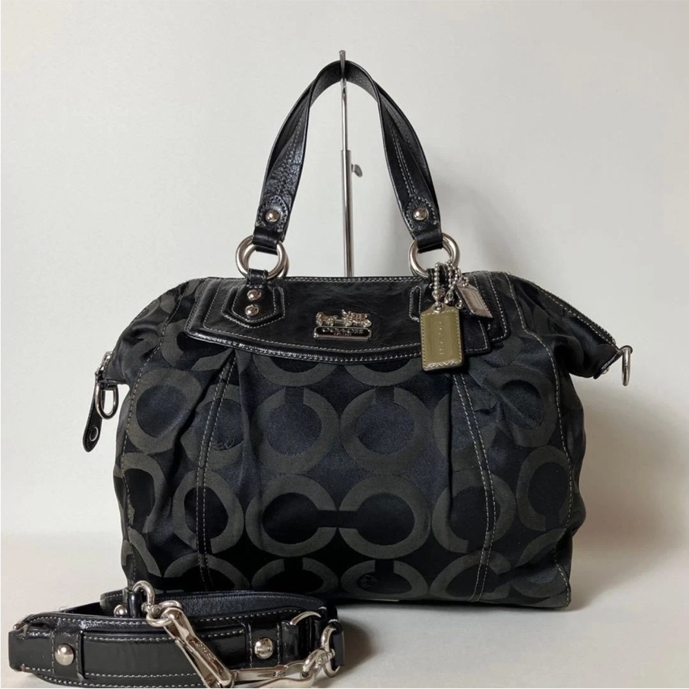 2510 265 Excellent Condition
Coach Op Art 2WAY Handbag
Black 26a